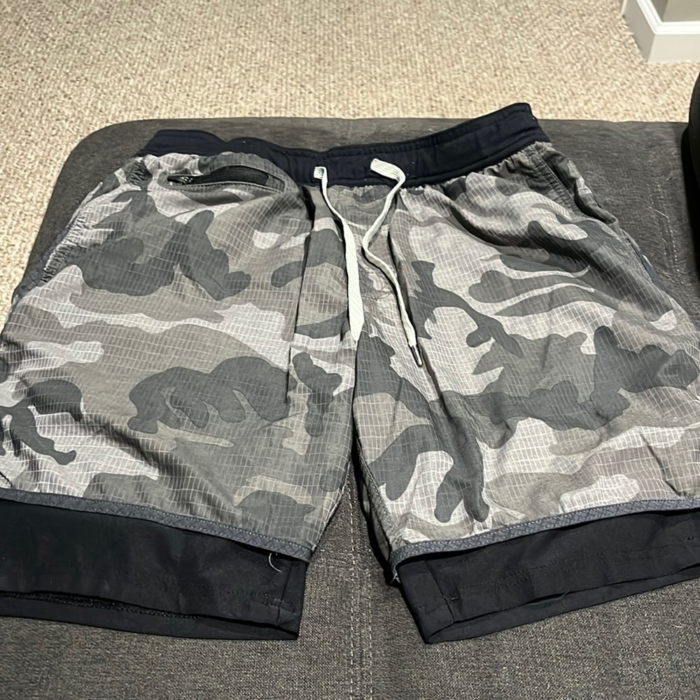 Vuori men’s shorts
